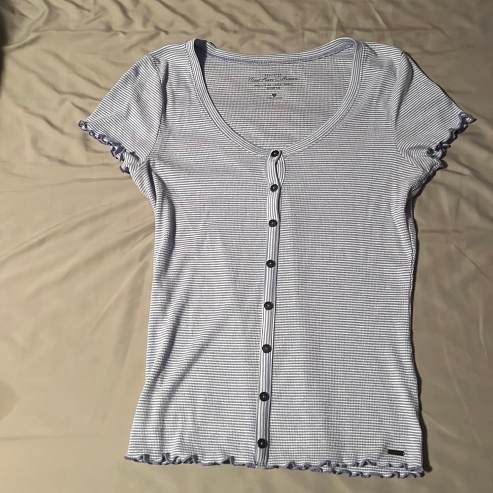 Hollister Women’s Button Up Tee